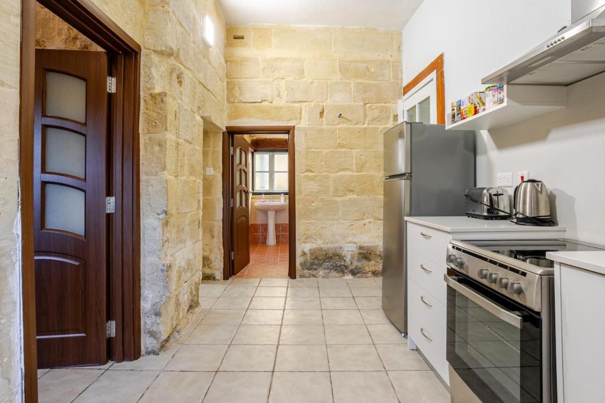 Apartment Traditional Entire Maisonette Close To Airport Birżebbuġa