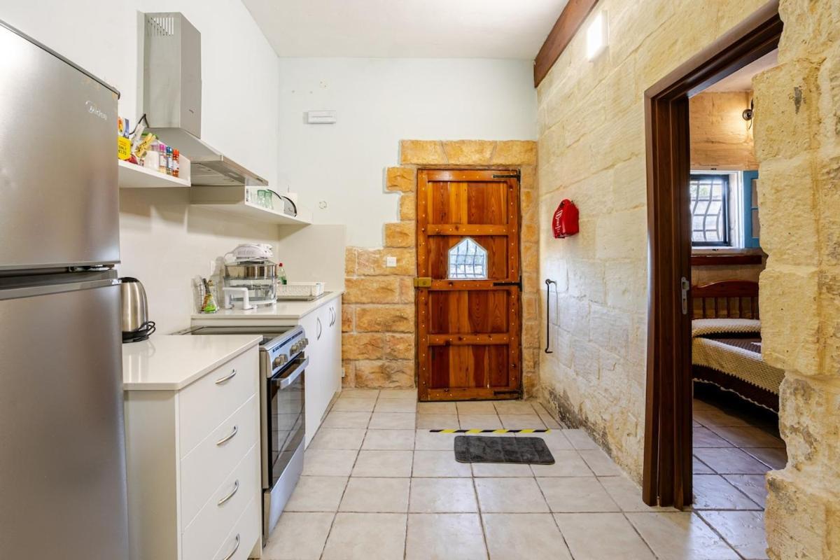 Apartment Traditional Entire Maisonette Close To Airport *